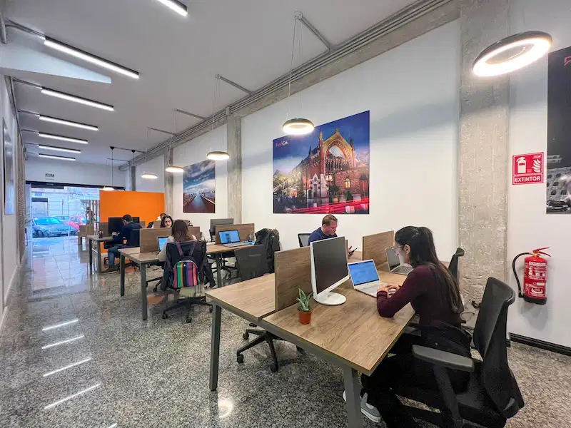Instalaciones compartidas luminosas en Arrancapins
